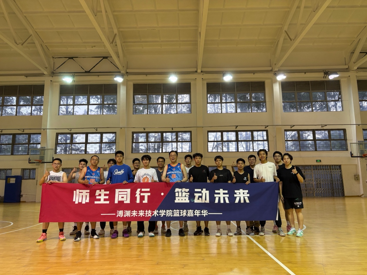 图书馆里的人们AI 生成的内容可能不正确。
