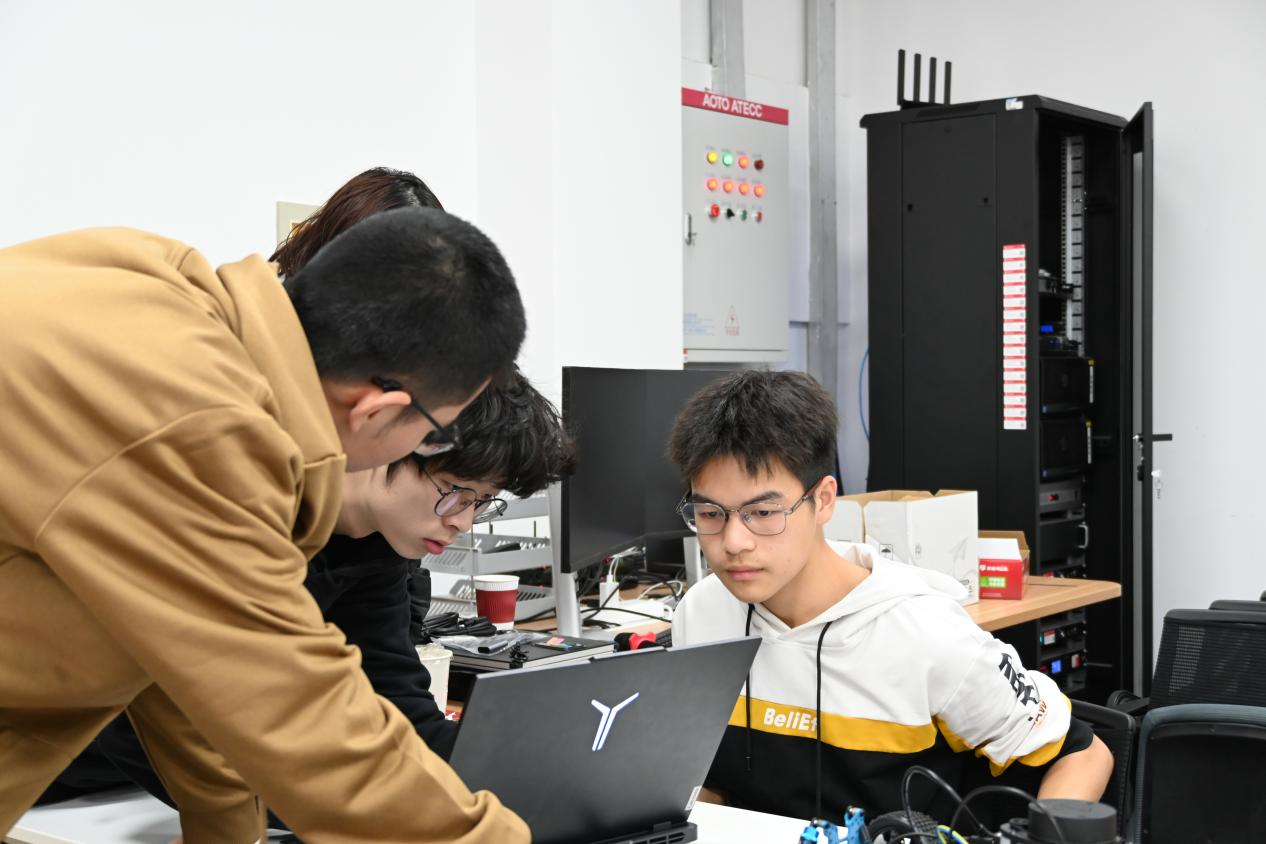 https://gift.sjtu.edu.cn/storage/gift/web/old/_upload/article/images/3f/88/3cc6f57e4fc1adbec1ae65991499/22e4e887-22d9-4f11-b1ea-3f4390c7296d.png