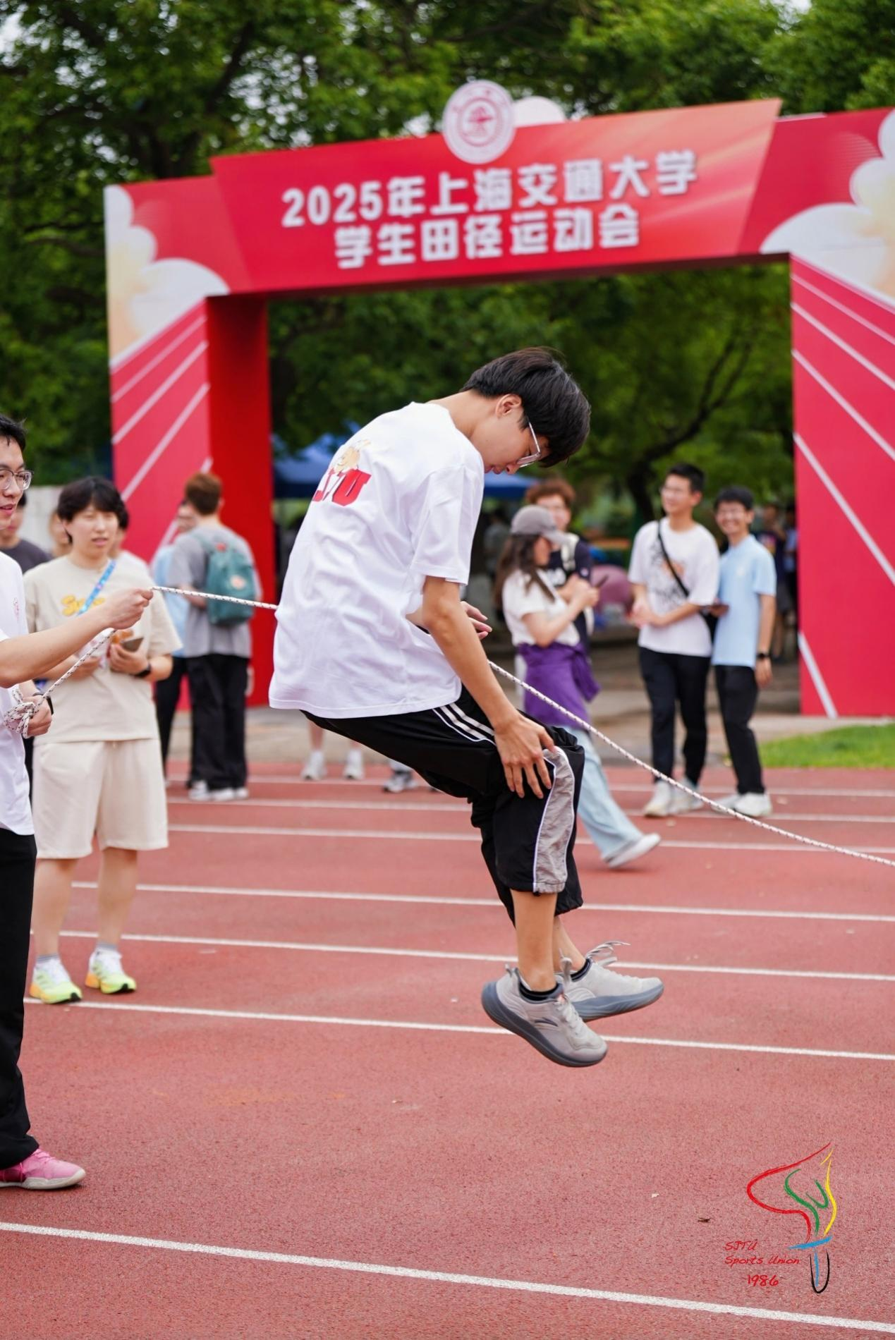 https://gift.sjtu.edu.cn/storage/gift/web/old/_upload/article/images/c1/11/3270be5045d699cdeebde12c1256/6d97253e-031c-4786-a758-b217e1c8c73f.png